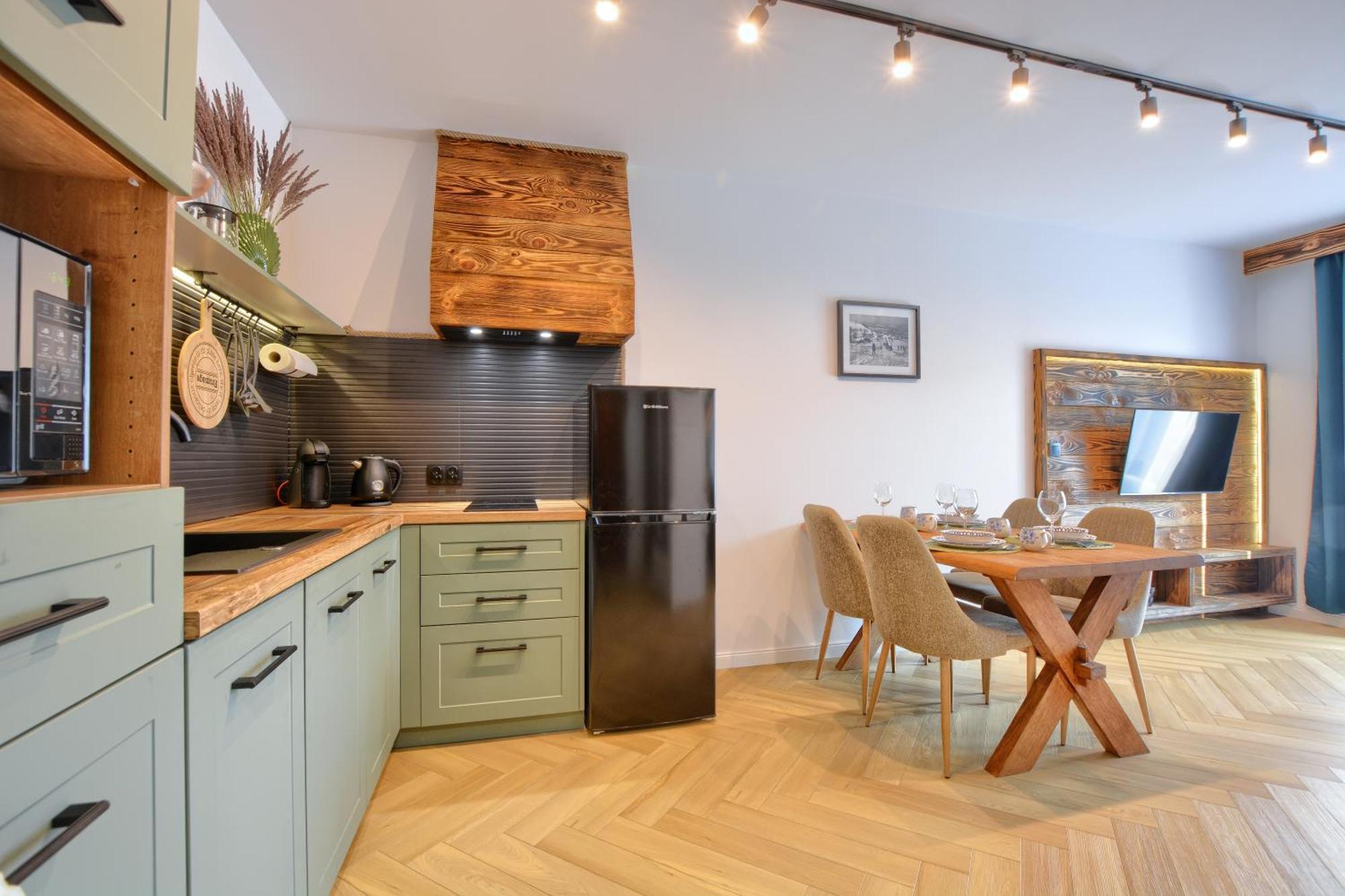 9 Apartment *